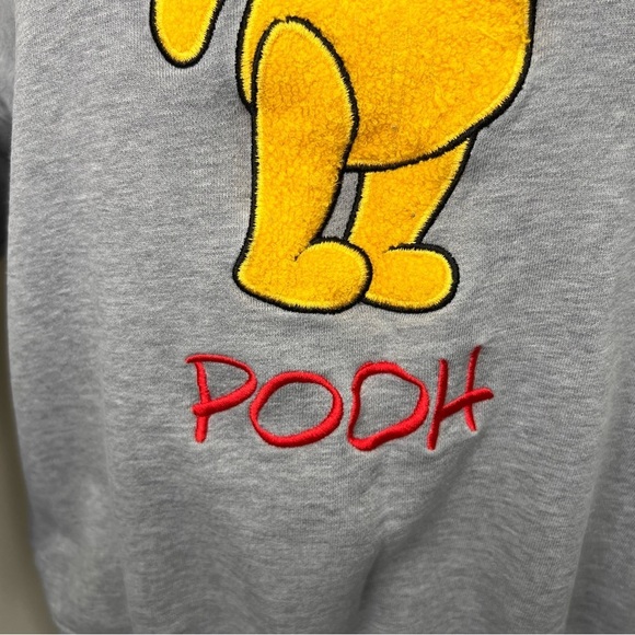 Vintage Disney Mickey Inc Winnie Pooh Embroidered 3D Sweatshirt Boxy Fit - Picture 9 of 11